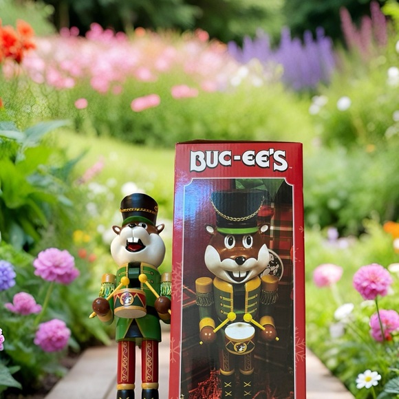 NEW IN BOX 2024 Buc-ee’s Nutcracker Festive Christmas Decoration 16” - Picture 14 of 14